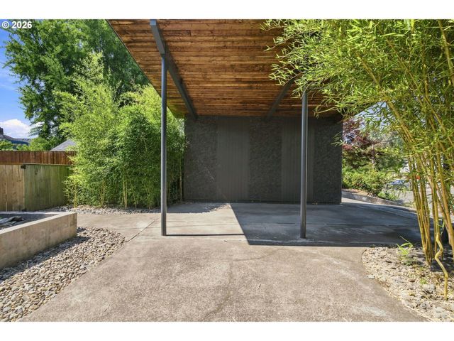 2124 N HUMBOLDT St, Portland, OR 97217