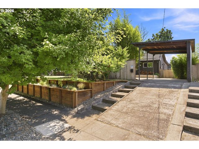 2124 N HUMBOLDT St, Portland, OR 97217
