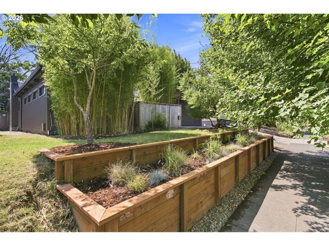2124 N HUMBOLDT St, Portland, OR 97217