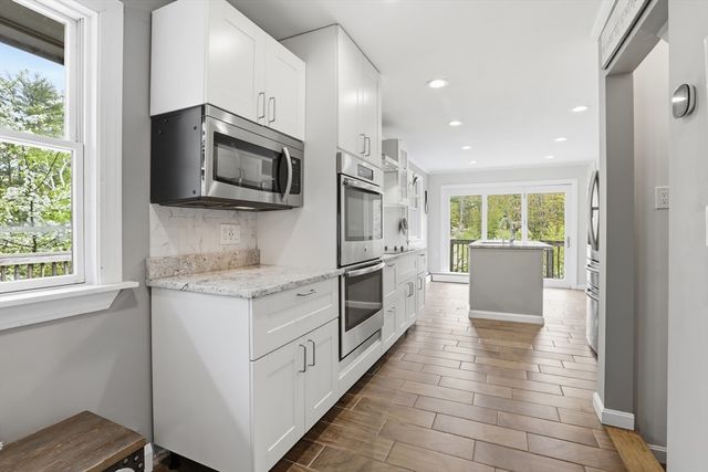 31 Chapman Rd, Boxford, MA 01921