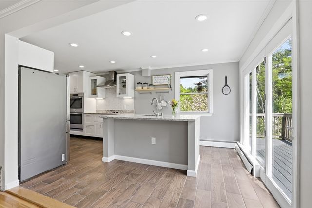 31 Chapman Rd, Boxford, MA 01921