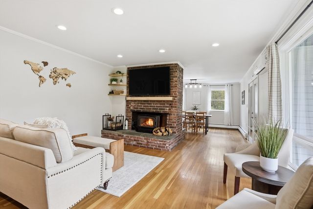 31 Chapman Rd, Boxford, MA 01921