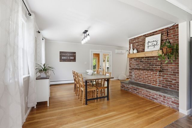 31 Chapman Rd, Boxford, MA 01921
