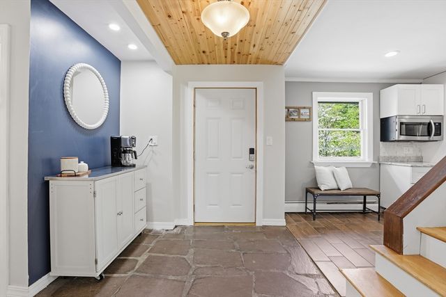 31 Chapman Rd, Boxford, MA 01921