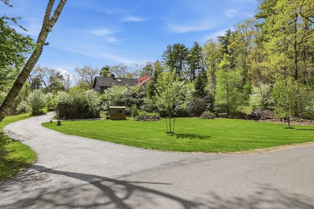 31 Chapman Rd, Boxford, MA 01921