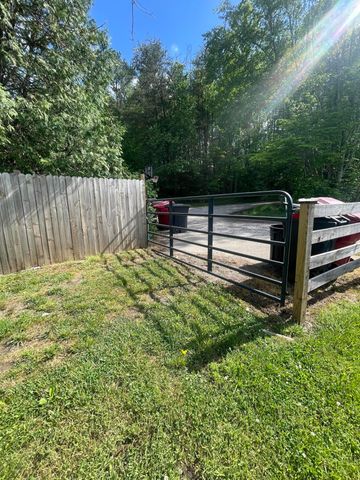 161 Hyde Park Lane, Corbin, KY 40701