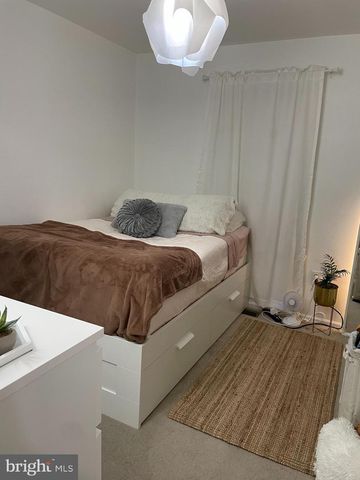 12 WANDA CT, Mount Holly, NJ 08060