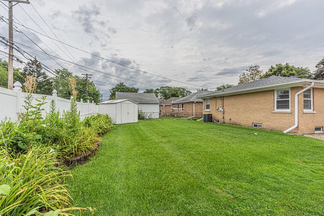 5018 Dobson Street, Skokie, IL 60077