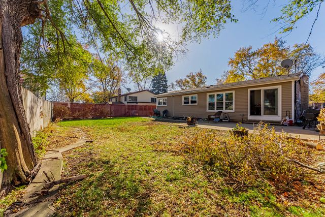 1507 Pennsylvania Avenue, Des Plaines, IL 60018