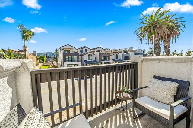 219 2nd Street, Huntington Beach, CA 92648