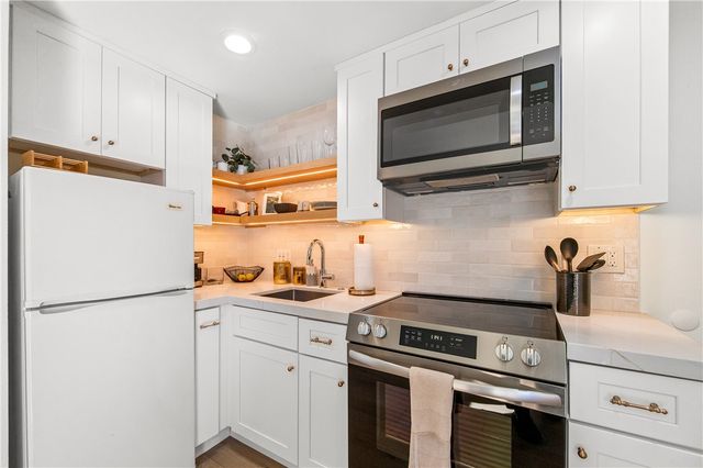 219 2nd Street, Huntington Beach, CA 92648