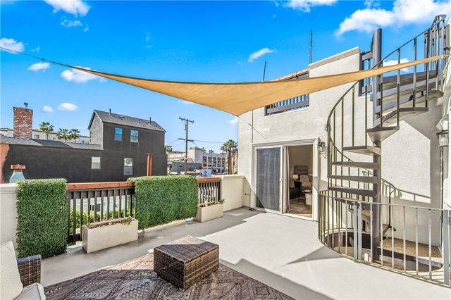 219 2nd Street, Huntington Beach, CA 92648