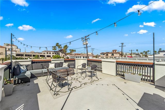 219 2nd Street, Huntington Beach, CA 92648