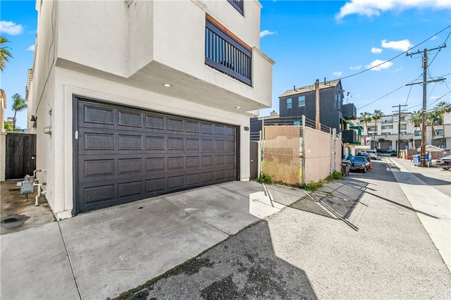 219 2nd Street, Huntington Beach, CA 92648
