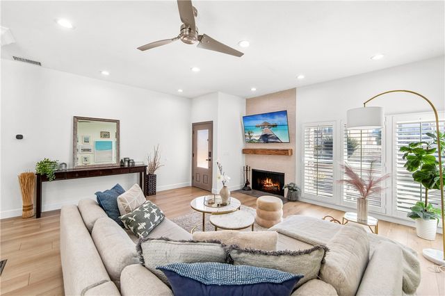 219 2nd Street, Huntington Beach, CA 92648