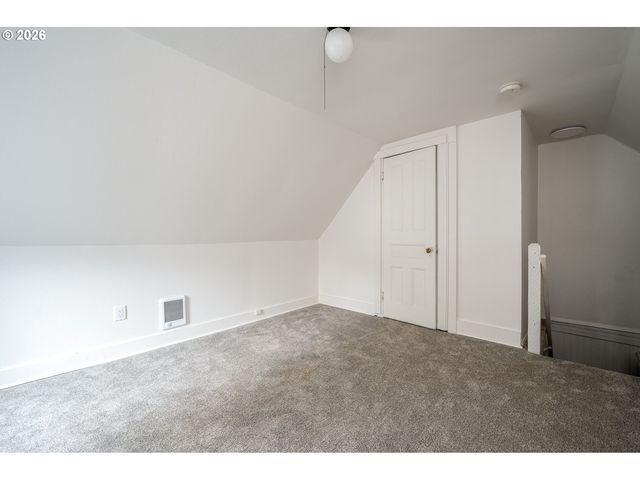 236 Ne SACRAMENTO St, Portland, OR 97212