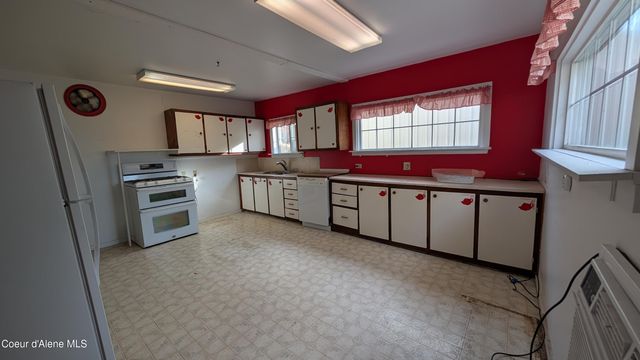 7168 4th St., Bonners Ferry, ID 83805