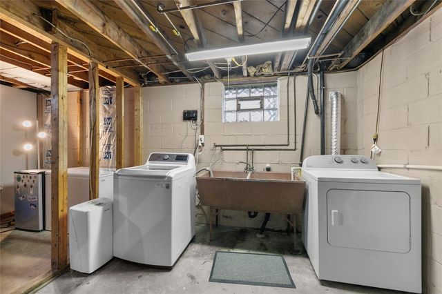 4708 Bert Dr, Monroeville, PA 15146