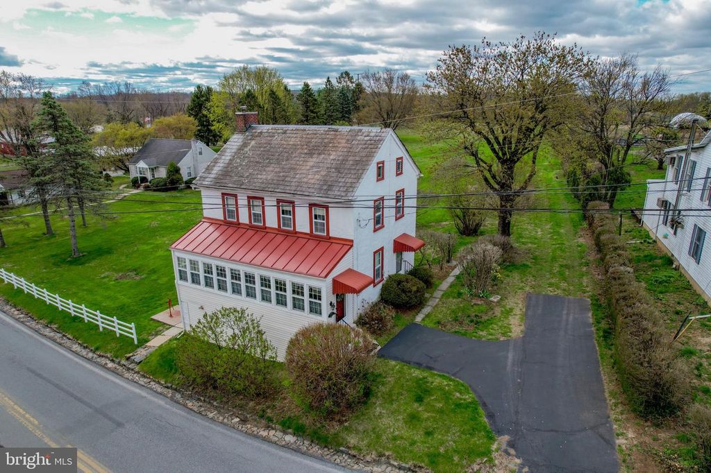 3934 DILLINGERSVILLE ROAD, Zionsville, PA 18092