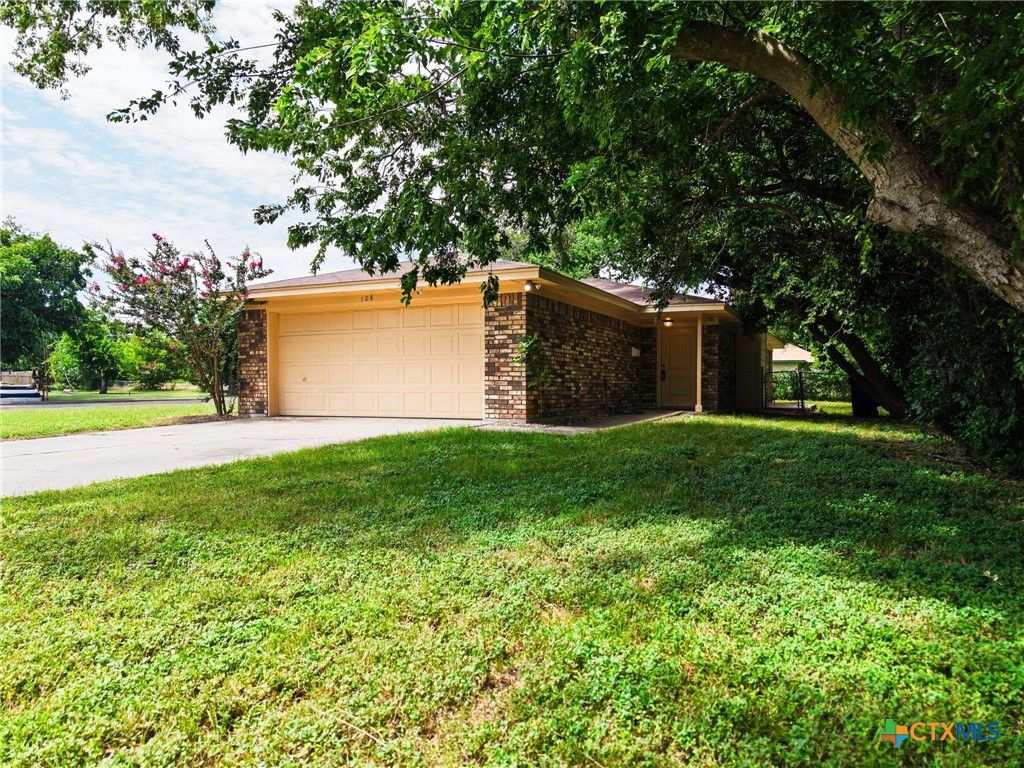 108 E Reagan Avenue, Copperas Cove, TX 76522