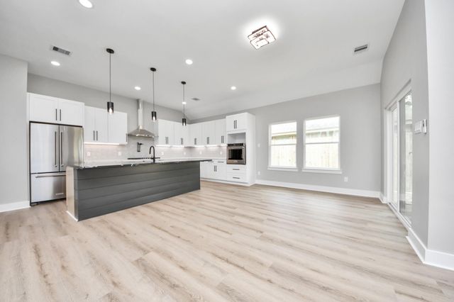 216 W Curtis Avenue, Pasadena, TX 77502