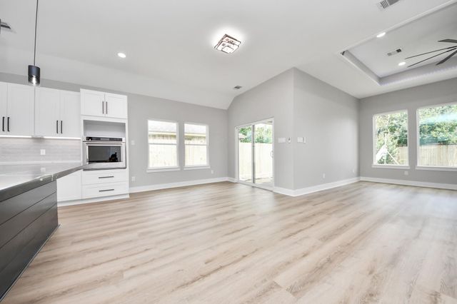 216 W Curtis Avenue, Pasadena, TX 77502