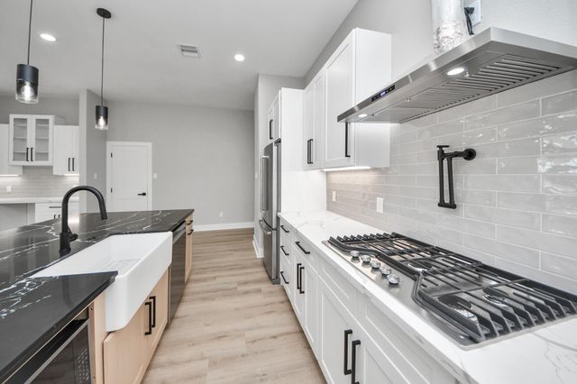 216 W Curtis Avenue, Pasadena, TX 77502