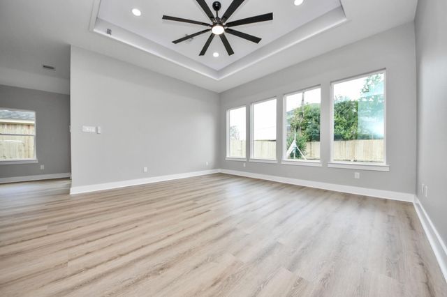 216 W Curtis Avenue, Pasadena, TX 77502