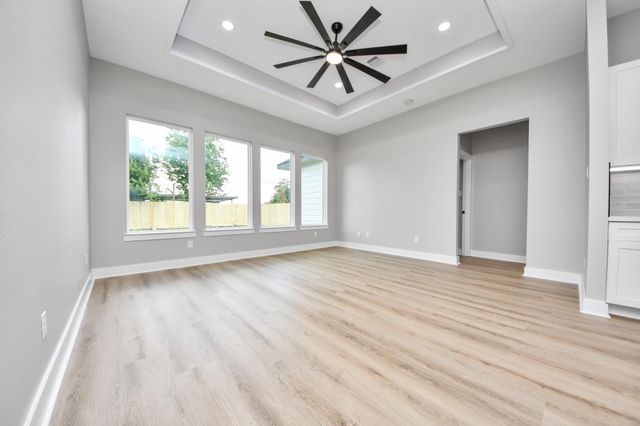 216 W Curtis Avenue, Pasadena, TX 77502