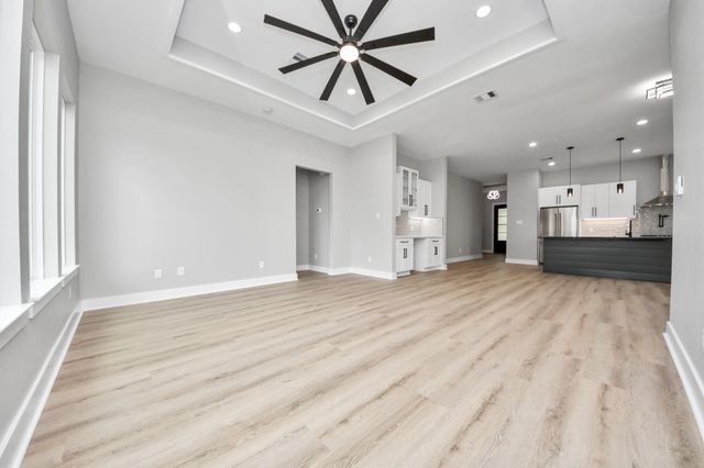 216 W Curtis Avenue, Pasadena, TX 77502