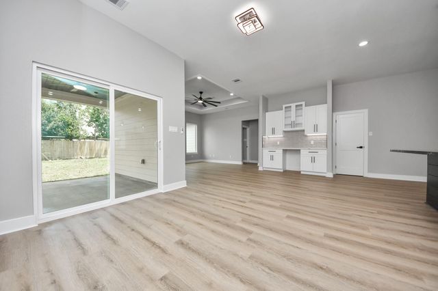 216 W Curtis Avenue, Pasadena, TX 77502