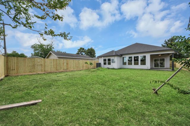 216 W Curtis Avenue, Pasadena, TX 77502