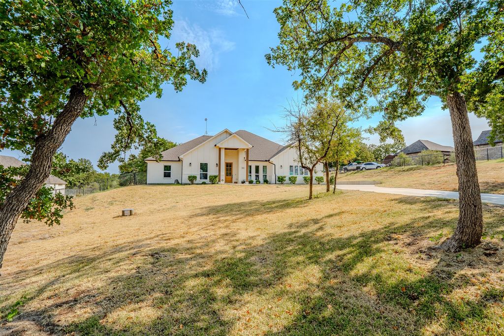 182 Saddle Horn Trail, Boyd, TX 76023 — exterior