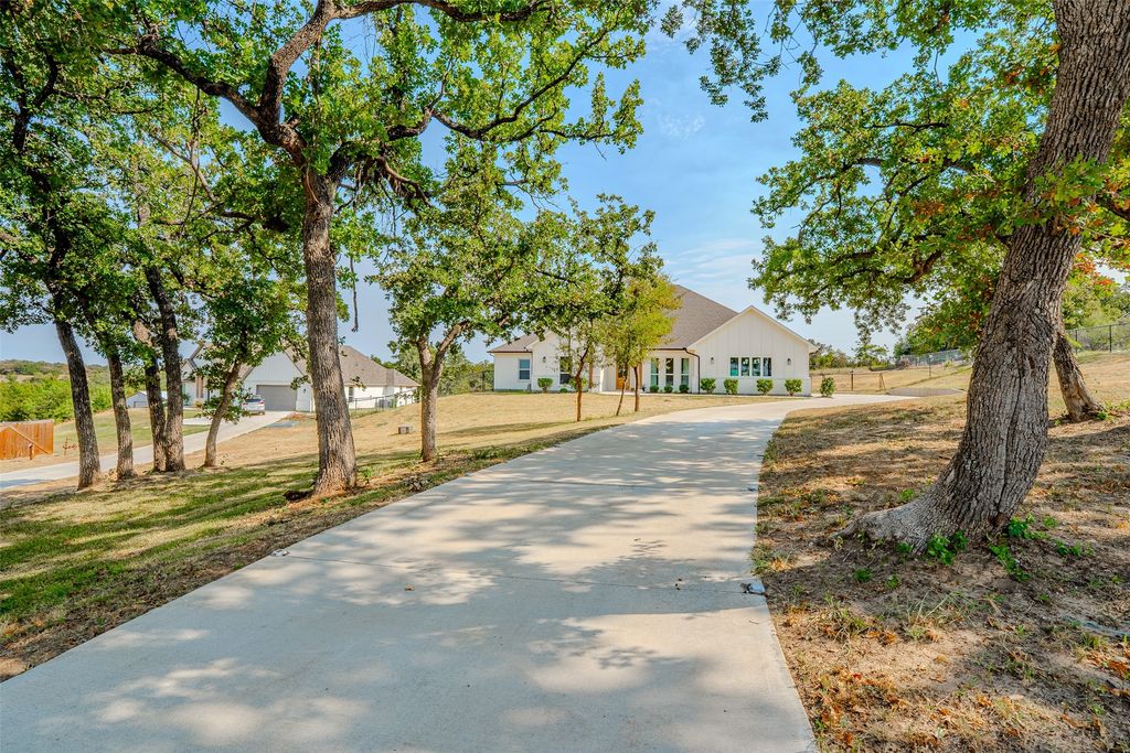 182 Saddle Horn Trail, Boyd, TX 76023 — photo 2