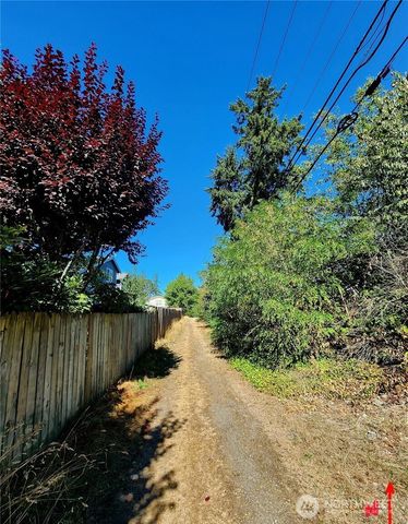 7617 S Pine Street, Tacoma, WA 98409