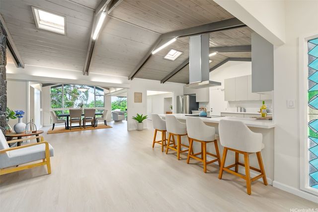 3621 Nuuanu Pali Drive, Honolulu, HI 96817