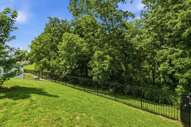1078 Holland Ridge Way, Lebanon, TN 37090