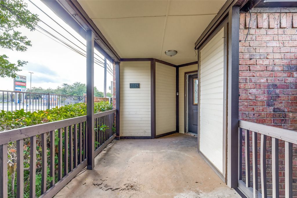 3148 Royal Gable Drive, Dallas, TX 75229