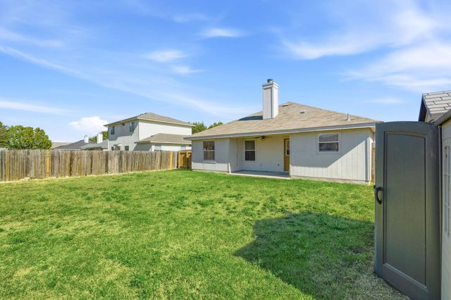 119 Bayliss ST, Hutto, TX 78634