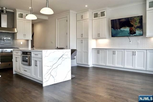 1517 13th Street A, Fort Lee, NJ 07024