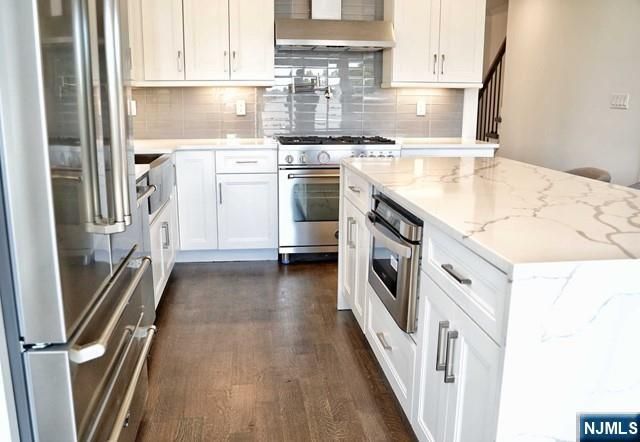 1517 13th Street A, Fort Lee, NJ 07024