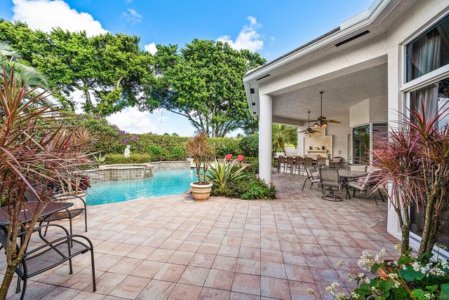 114 Vintage Isle Lane, Palm Beach Gardens, FL 33418
