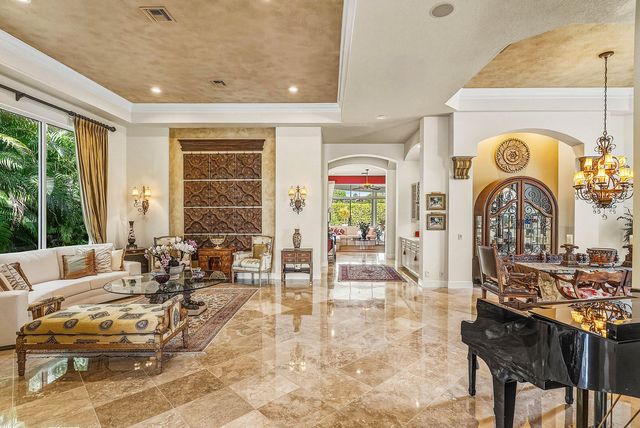 114 Vintage Isle Lane, Palm Beach Gardens, FL 33418