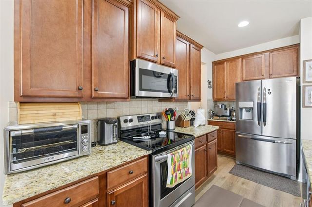 2002 Bridgewater Pass, Hampton, GA 30228