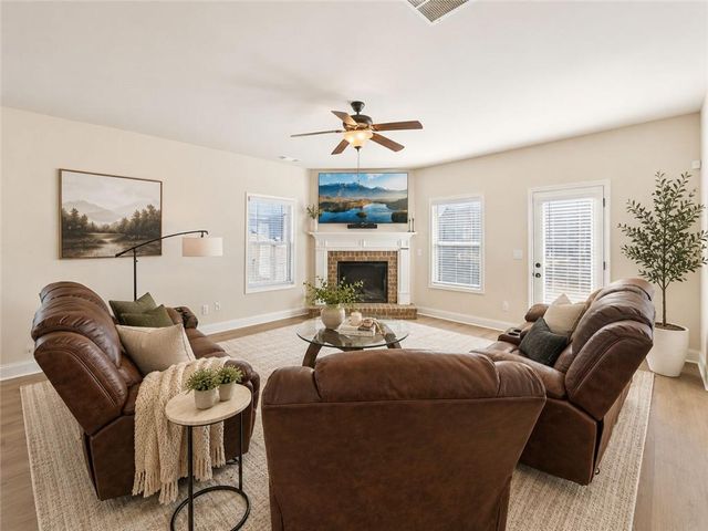 2002 Bridgewater Pass, Hampton, GA 30228