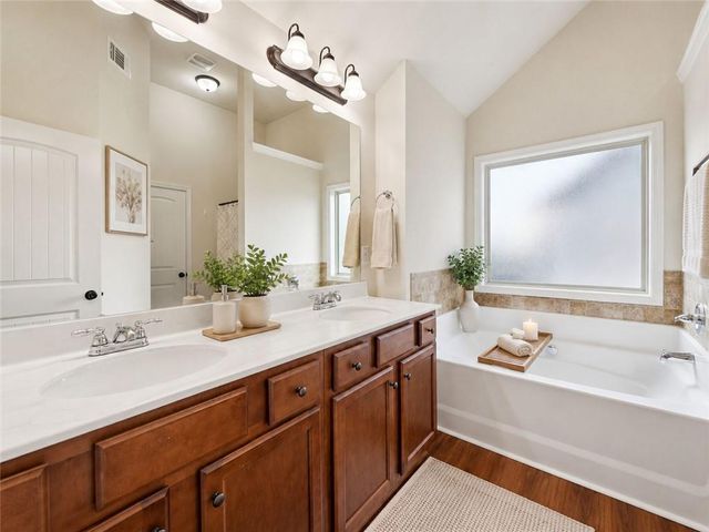 2002 Bridgewater Pass, Hampton, GA 30228