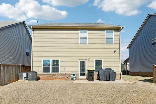 2002 Bridgewater Pass, Hampton, GA 30228