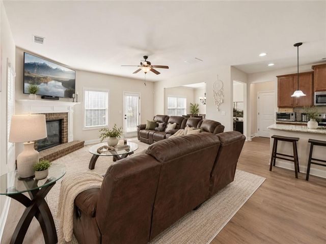 2002 Bridgewater Pass, Hampton, GA 30228