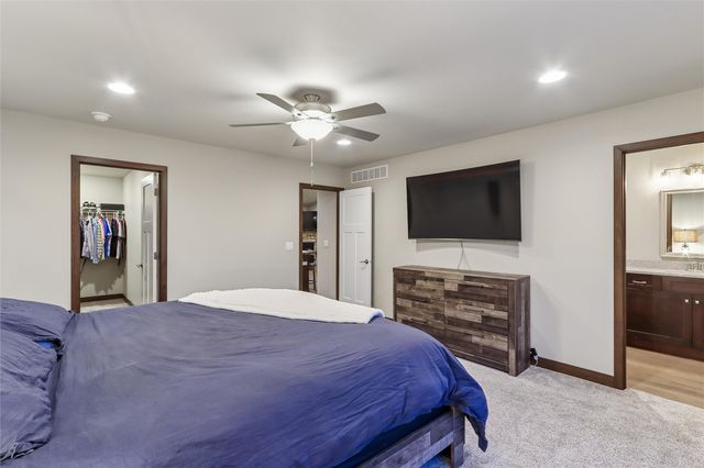 1000 Creekside Drive, Tiffin, IA 52340