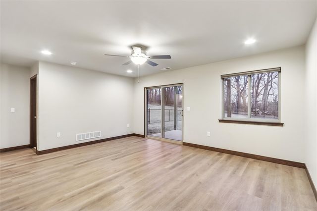 1000 Creekside Drive, Tiffin, IA 52340